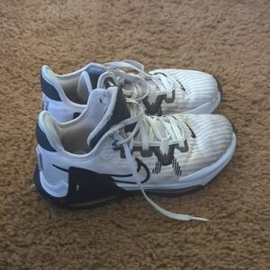 Nike LeBron Witness 6 Basketball Shoes Size M 5.5